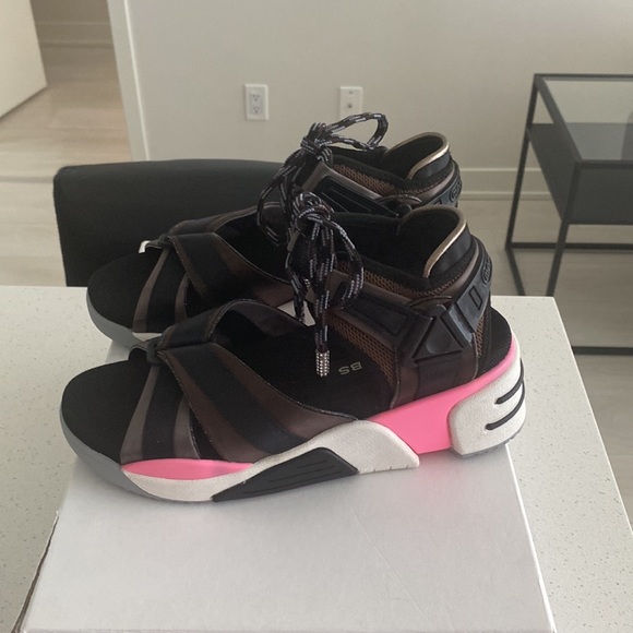 Marc Jacobs Open Toe Sport Sandals - Picture 4 of 5